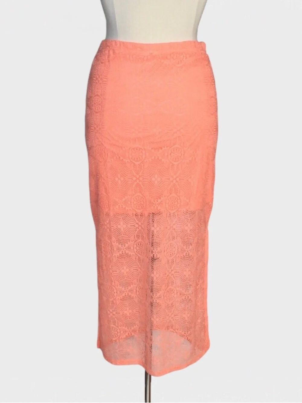 Bobbie Brooks features lace